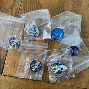 Lot Of Six NASA Space Flight Awareness Pins Lapel Space X Crew 1 Artemis 3
